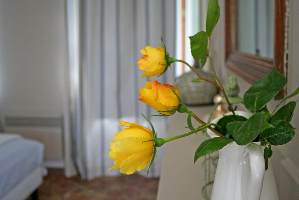 Le Petit Manoir De La Vernelle Bed & Breakfast Fourmetot ห้อง รูปภาพ